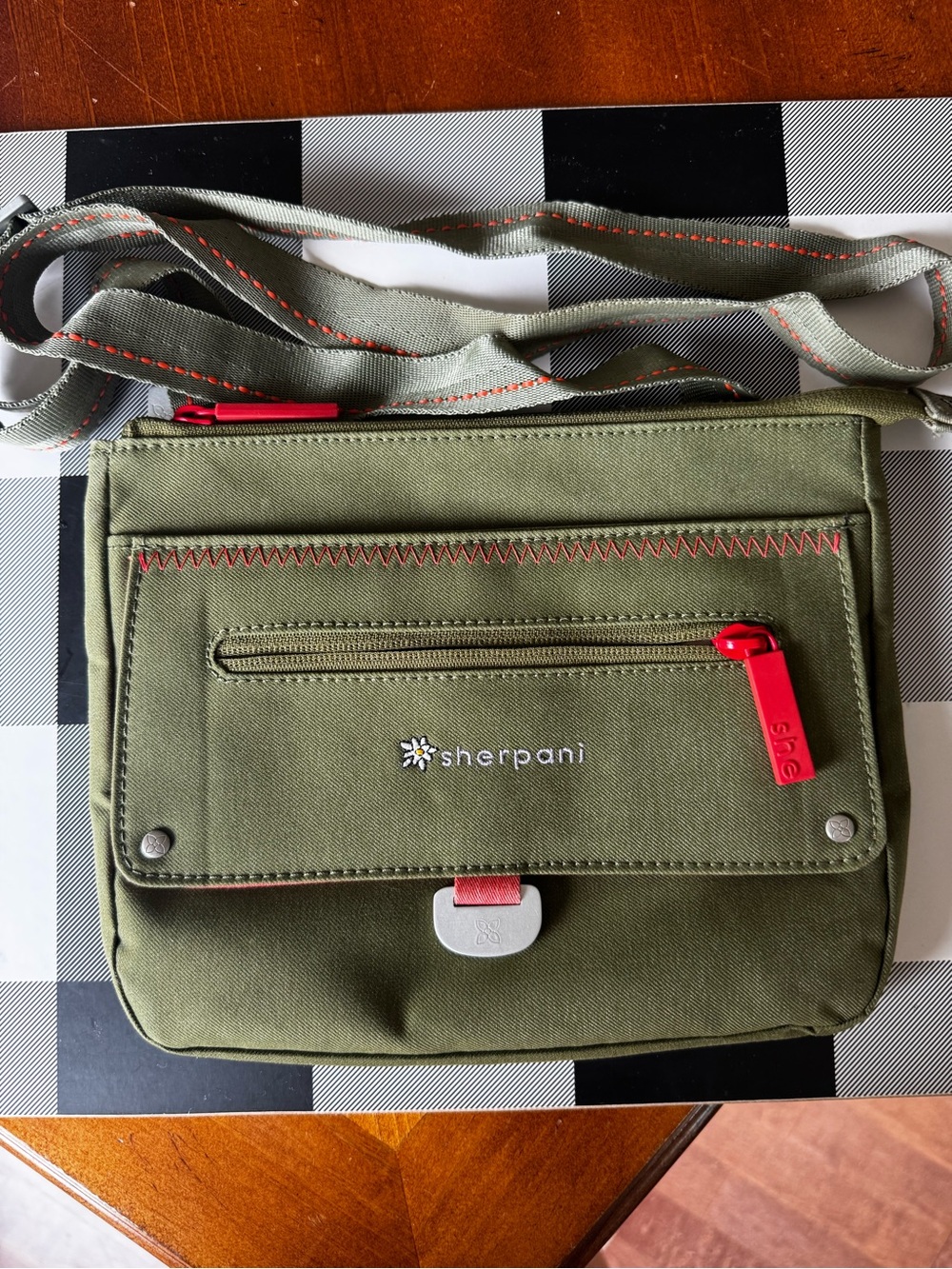 Sherpani Trevia Olive Crossbody Bag with Red Accents NEW w/o tags casual travel